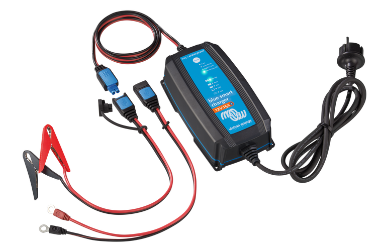 1508844914_upload_documents_775_500-Blue-Smart-IP65-Charger-12V-15A-total Victron Blue Smart IP65 Charger 12/15(1) 230V CEE