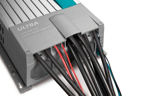 MassCombiUltra_lvdetail2x70 Mastervolt Mass Combi Ultra  12/3000-150 (230V)