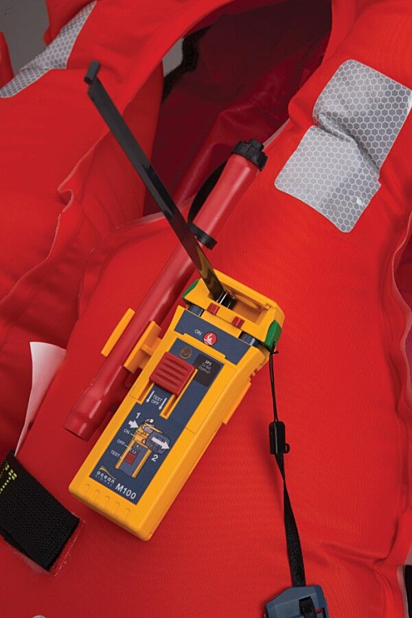 M100-Life-Jacket-web-e1447682402233 Ocean Signal M100X MSLD AIS Notfallsender EX-Geschützt