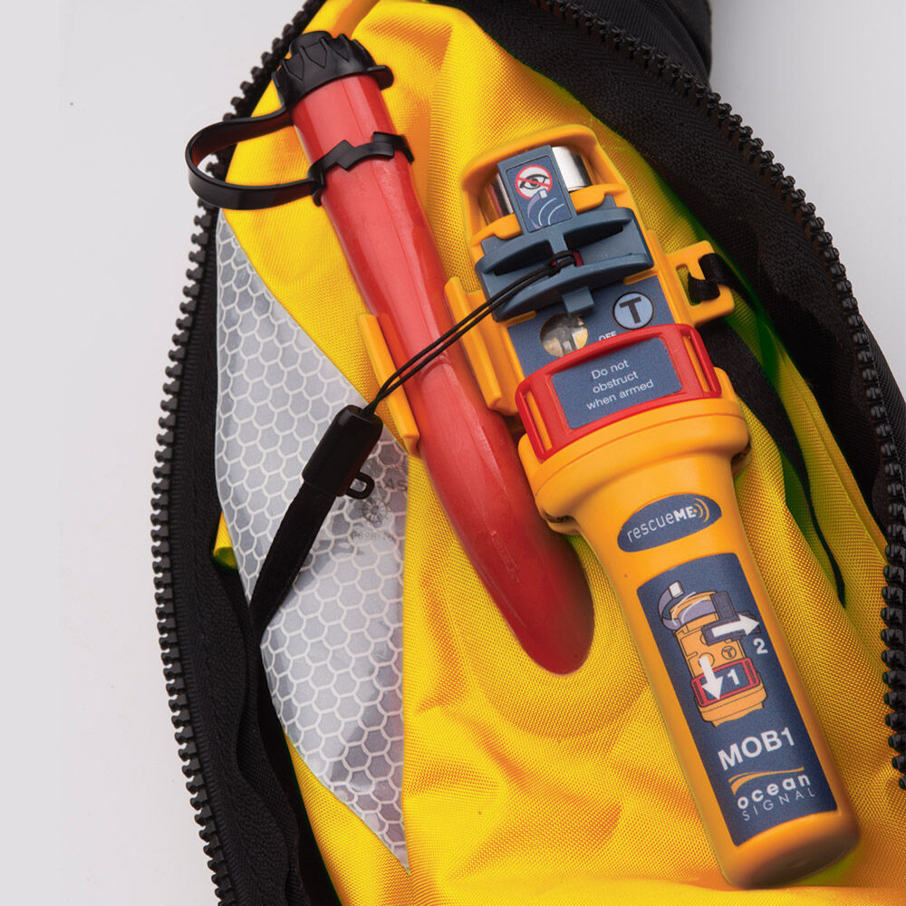LIFE-JACKET-IACTIVATION_DSC2709_CROP OceanSignal Mob1 AIS Notsender (PLB)