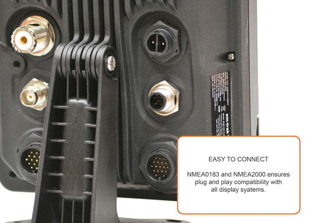 A200-Easy-to-Connect em-trak A200 AIS Transceiver Klasse A