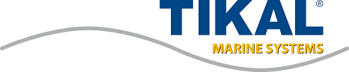 Das blaue und gelbe Logo der Marke Tikal Marine Systems mit geschwungener grauer Linie.
